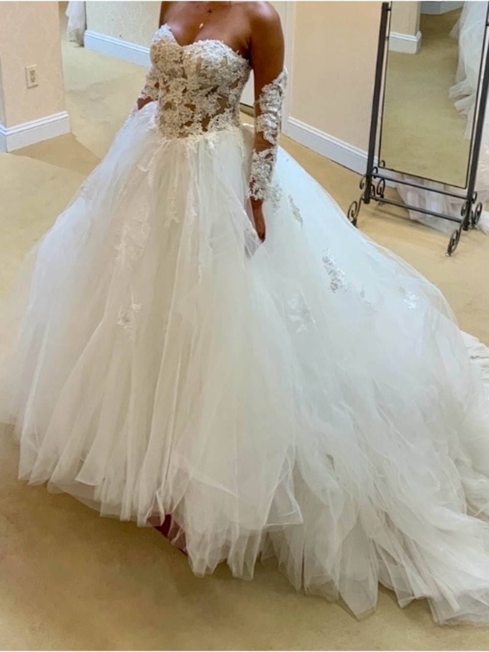 custom made Ivory Off-Shoulder Lace Ball Gown Wedding Dress size 2/4 - Picture 4 of 12